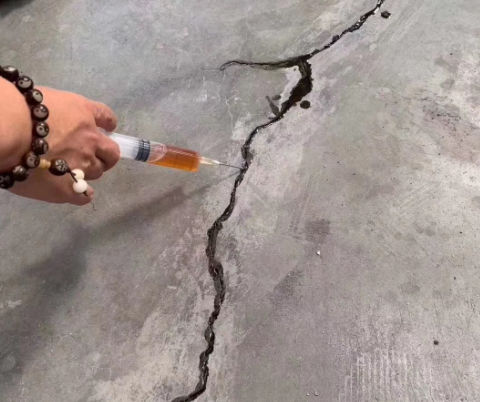 平川混凝土裂缝修补技术详解​
